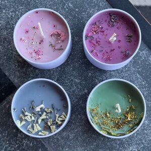 4 Scented Soy Candles in Lidded Tins + Aromatherapy Stones + Gift Box